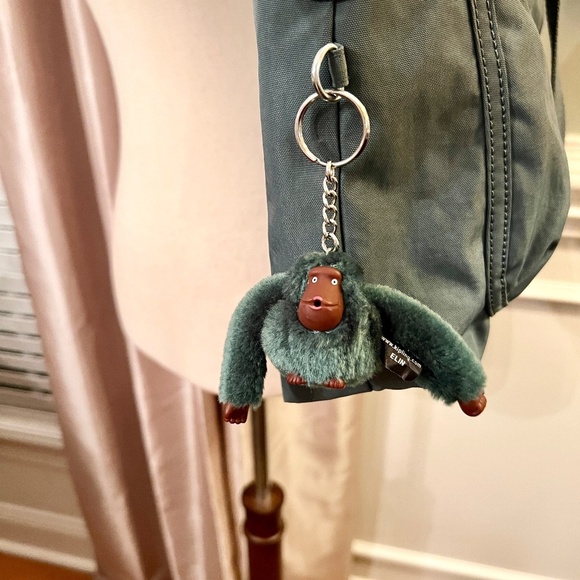 EUC Kipling Eleva Convertible Crossbo Bag in Light Aloe Tonal Green Carried Once - Picture 5 of 6